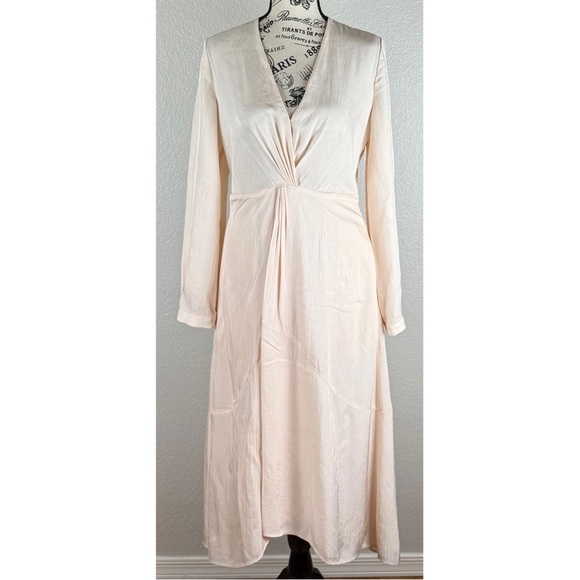 Vince NWT Women’s Twist Drape Long Sleeve Dress in Oat Blush, size 6 - Picture 4 of 14